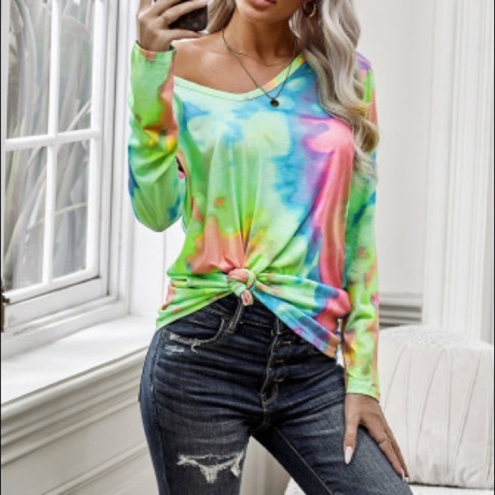 Green Tie Dye V-neck Slouchy Pullover New Boutique - Picture 3 of 5